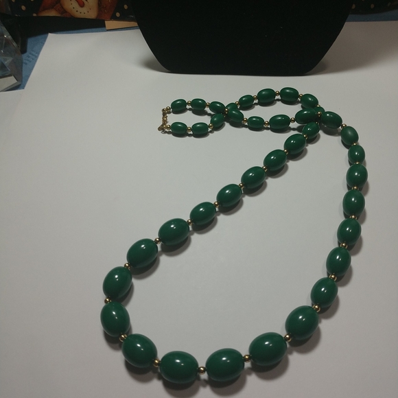 Monet Green & Gold Necklace Vintage 24K Gold Plated  26" Graduating Ovals - Picture 4 of 10